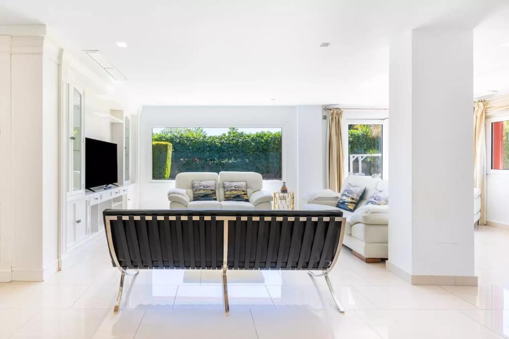 Ohana Luxury Villa With Heated Pool مالقة المظهر الخارجي الصورة