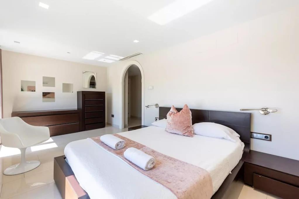 Ohana Luxury Villa With Heated Pool مالقة المظهر الخارجي الصورة