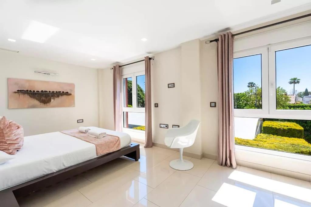 Ohana Luxury Villa With Heated Pool مالقة المظهر الخارجي الصورة